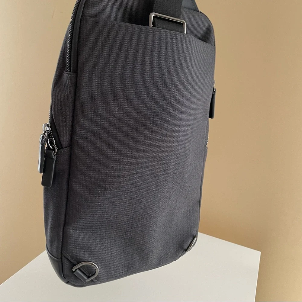 Tumi BERWICK SLING in Charcoal